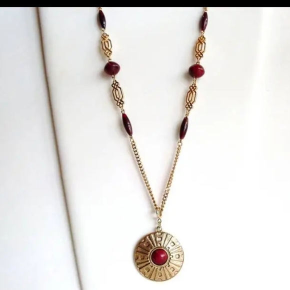 Vintage Sarah Coventry Medallion necklace - Picture 1 of 6
